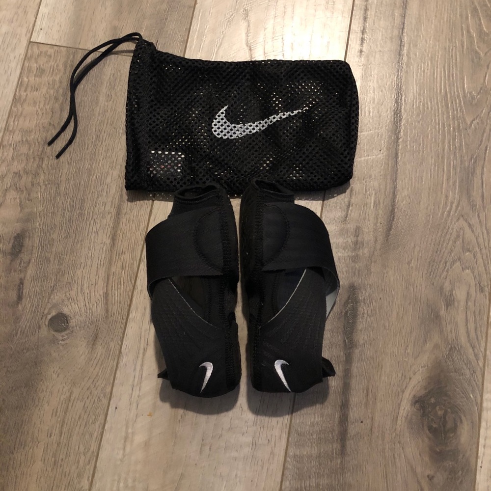 Nike Studio Wrap